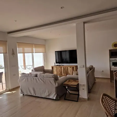 Villa Luxurious 3 Bedroom Villa With Stunning Views